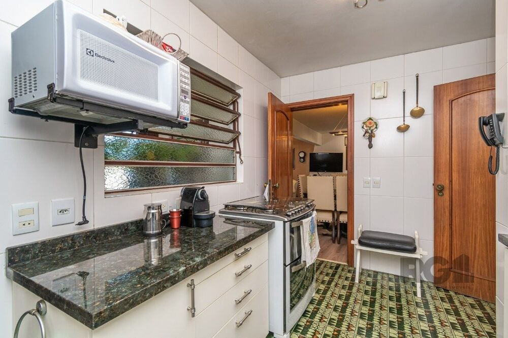 Casa de Condomínio à venda com 3 quartos, 231m² - Foto 4