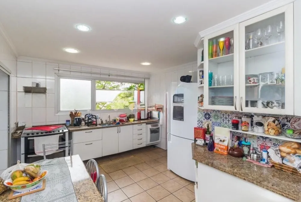 Casa, 3 quartos, 241 m² - Foto 3