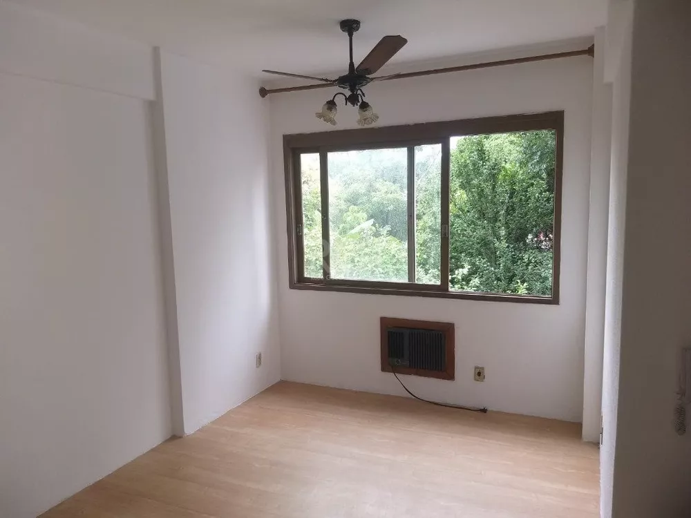 Apartamento à venda com 2 quartos, 62m² - Foto 3