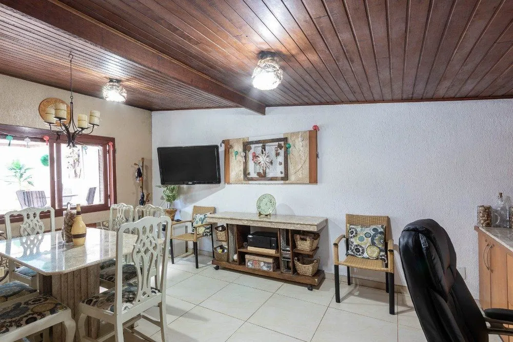 Casa, 3 quartos, 239 m² - Foto 4