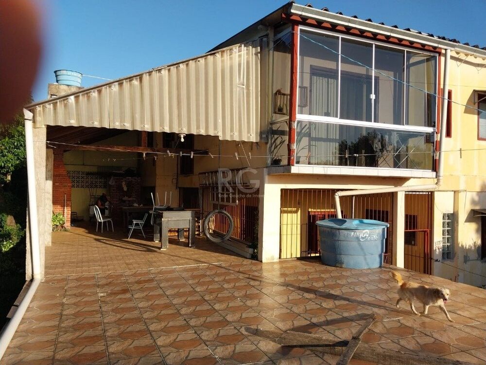 Casa à venda com 4 quartos, 251m² - Foto 2