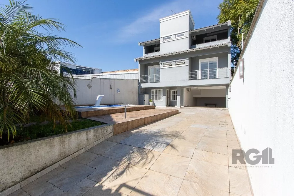 Casa à venda com 4 quartos, 368m² - Foto 1