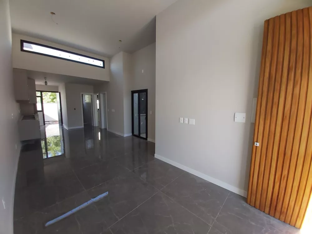 Casa à venda com 3 quartos, 83m² - Foto 2