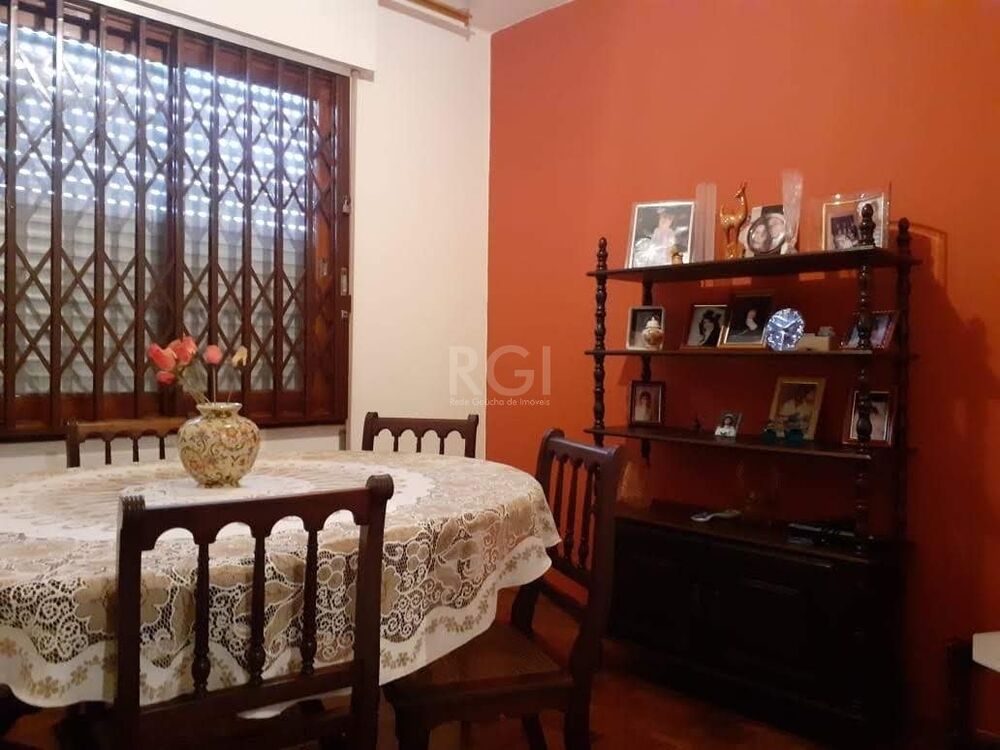 Casa à venda com 4 quartos, 131m² - Foto 2