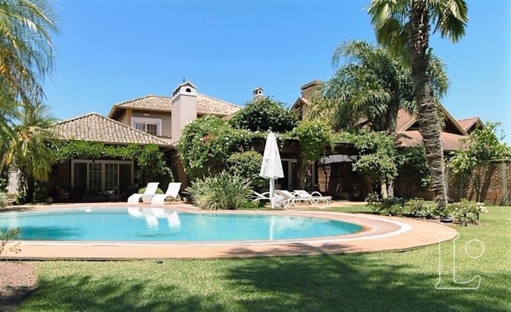 Casa de Condomínio à venda com 3 quartos, 342m² - Foto 2