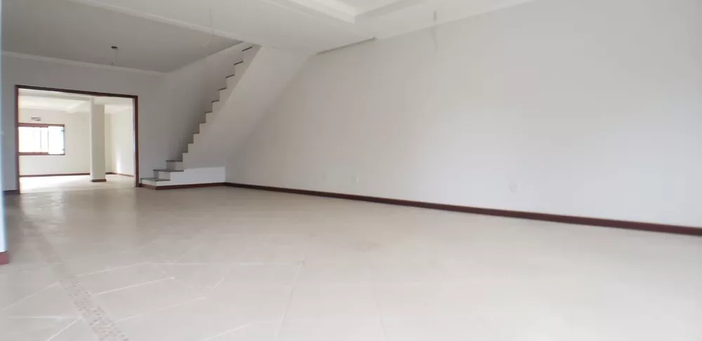 Casa à venda com 4 quartos, 377m² - Foto 2