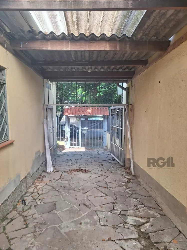 Casa à venda com 5 quartos, 99m² - Foto 4