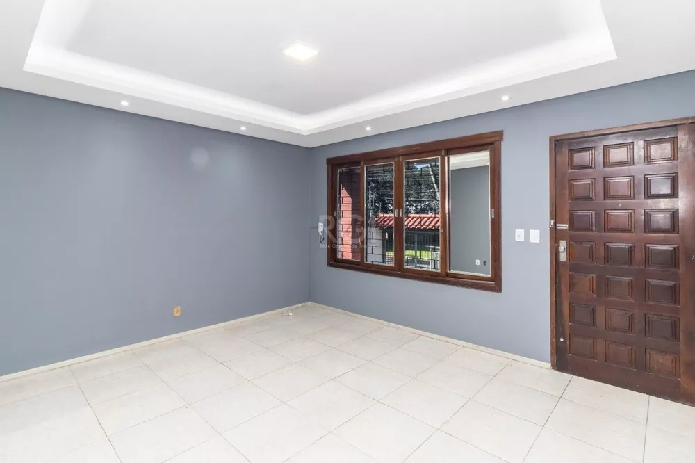 Casa à venda com 5 quartos, 203m² - Foto 3