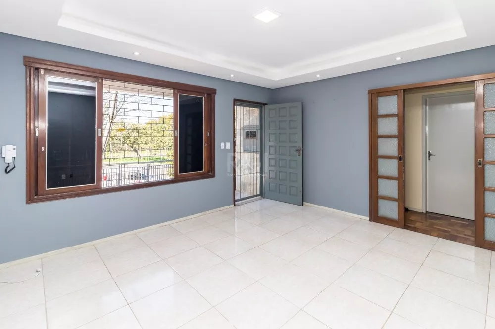 Casa à venda com 5 quartos, 203m² - Foto 1