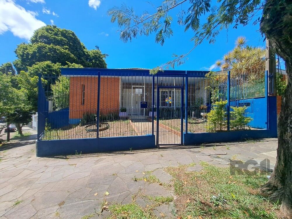Casa à venda com 5 quartos, 331m² - Foto 4