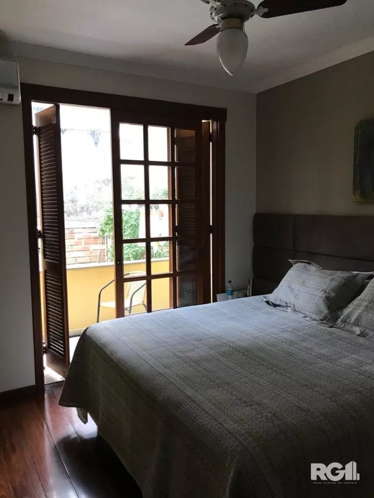 Casa à venda com 4 quartos, 242m² - Foto 2