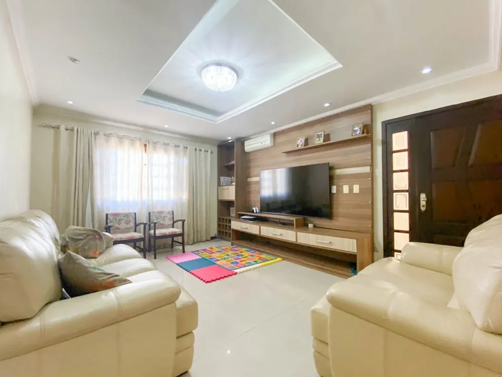 Casa, 3 quartos, 219 m² - Foto 3