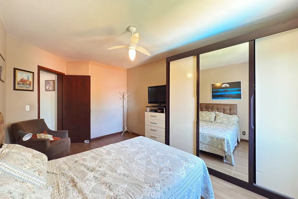 Casa, 4 quartos, 281 m² - Foto 1
