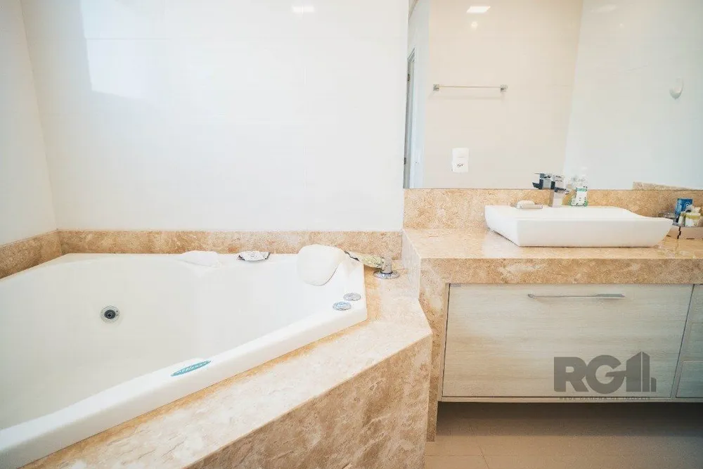 Cobertura, 3 quartos, 303 m² - Foto 2