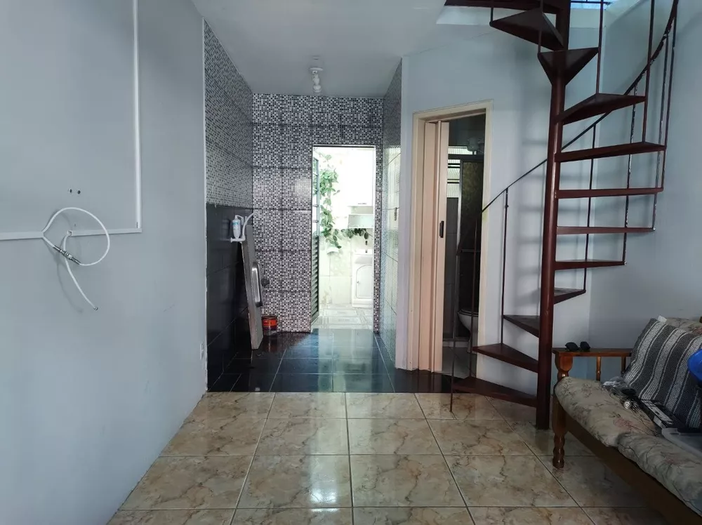 Casa de Condomínio à venda com 2 quartos, 37m² - Foto 2