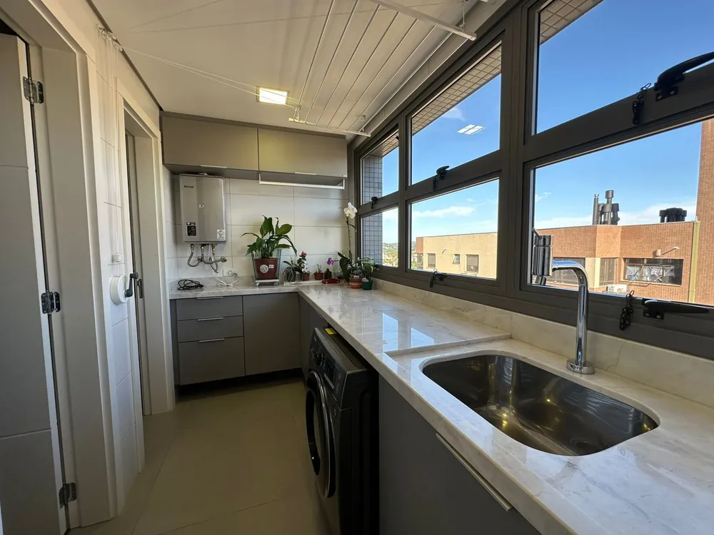 Apartamento, 3 quartos, 218 m² - Foto 2