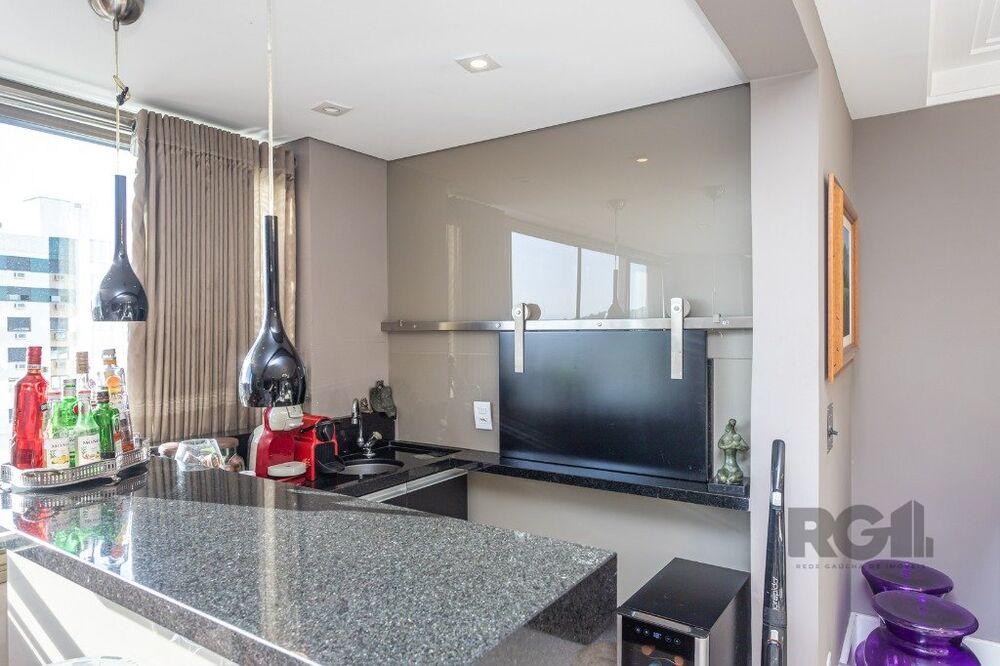 Apartamento à venda com 3 quartos, 121m² - Foto 1