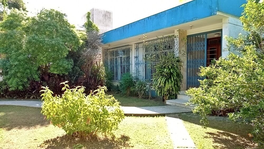 Casa à venda com 5 quartos, 253m² - Foto 1