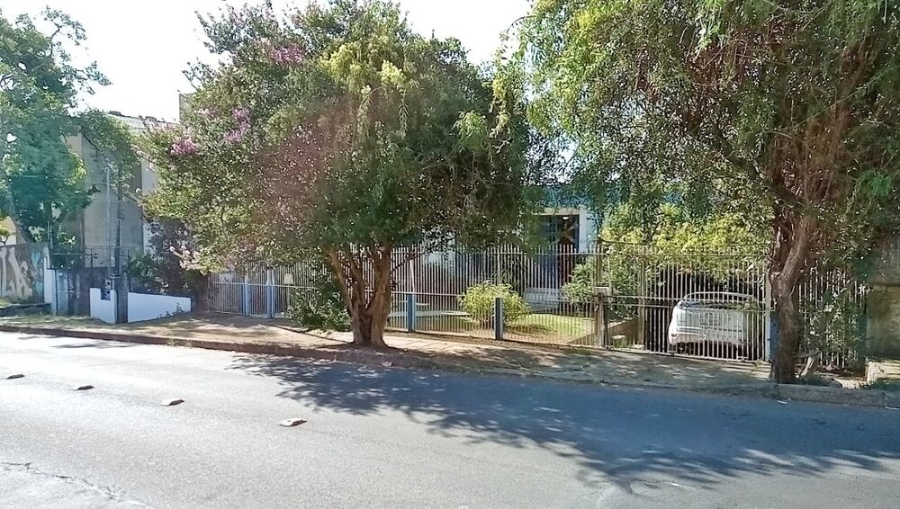 Casa à venda com 5 quartos, 253m² - Foto 2