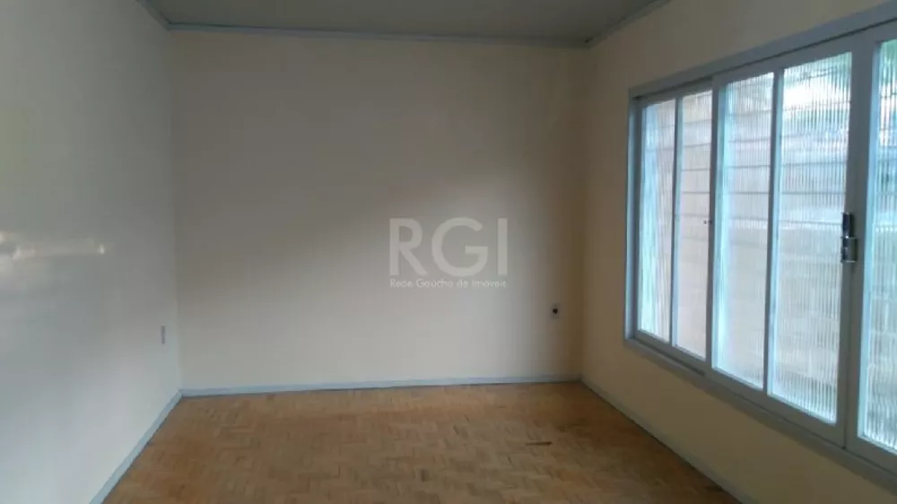 Casa à venda com 3 quartos, 251m² - Foto 1