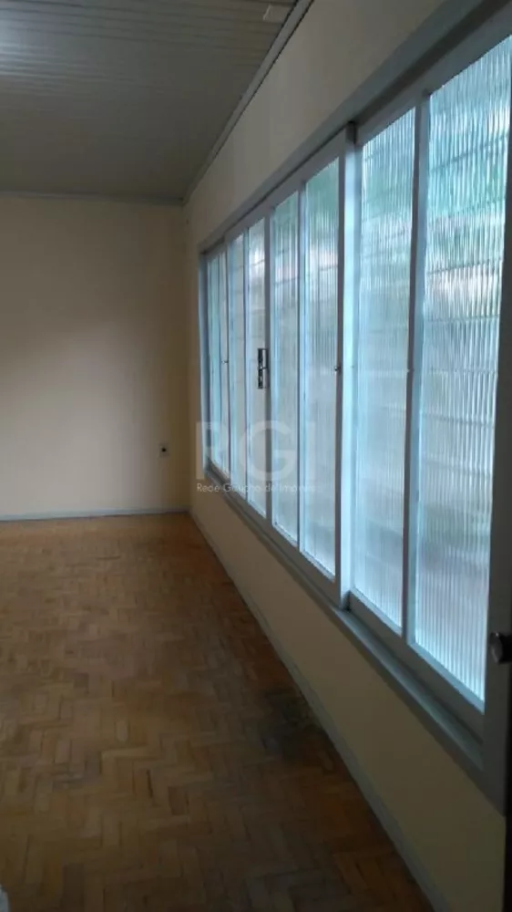 Casa à venda com 3 quartos, 251m² - Foto 4