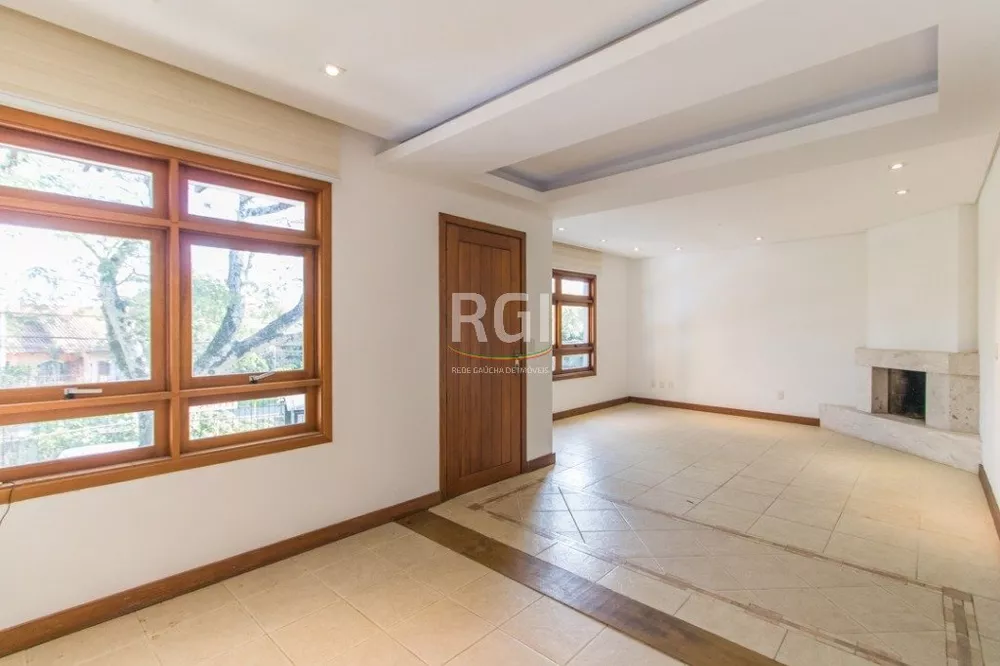 Casa à venda com 3 quartos, 249m² - Foto 2