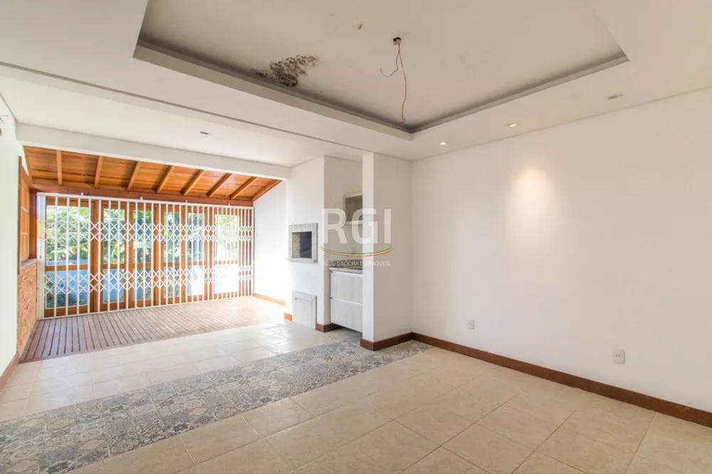 Casa à venda com 3 quartos, 249m² - Foto 4