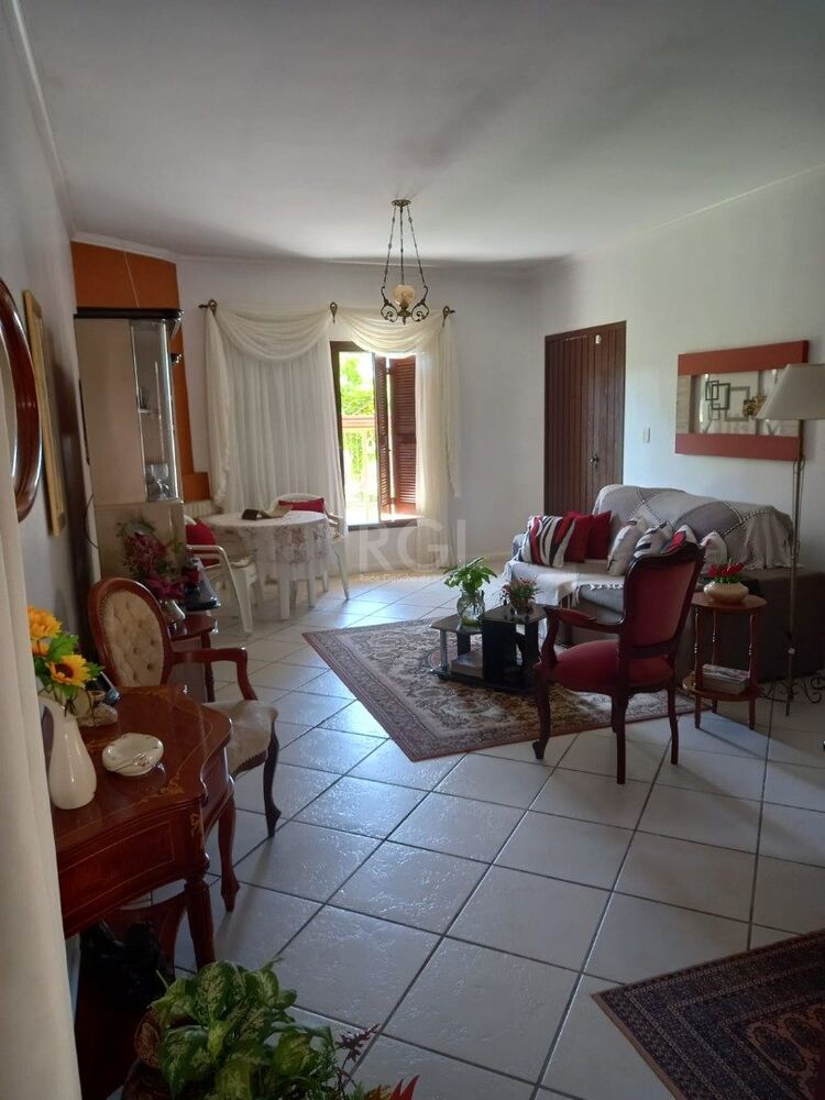 Casa à venda com 3 quartos, 197m² - Foto 4