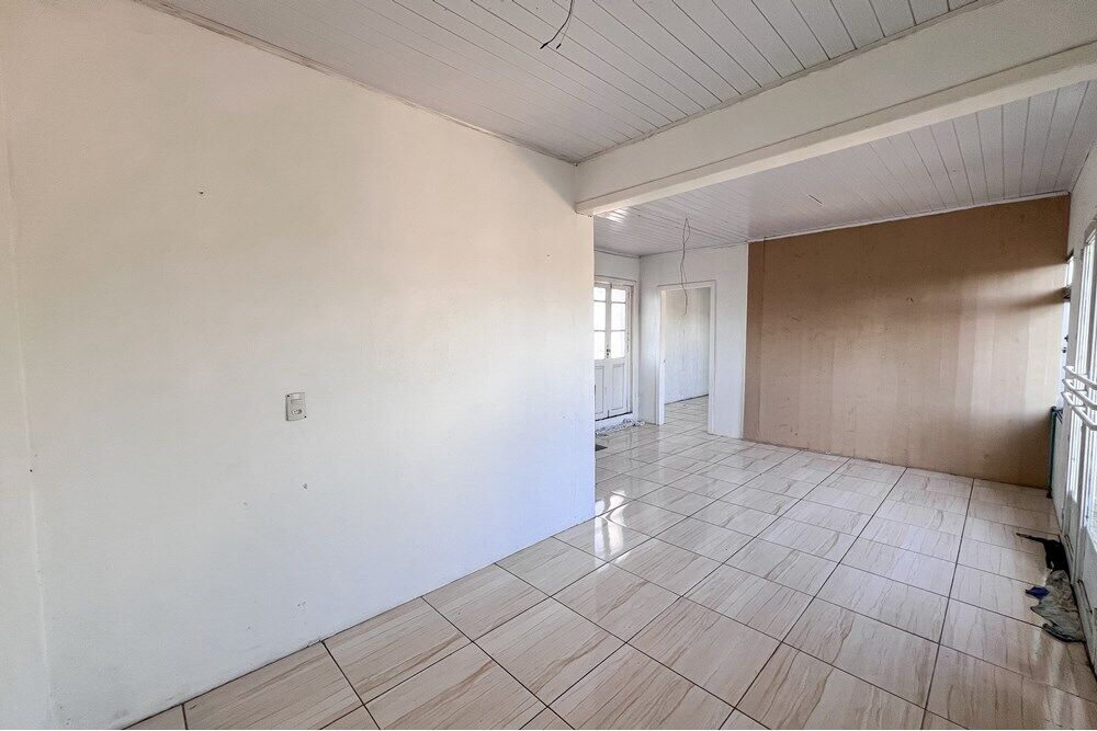 Casa à venda com 2 quartos, 499m² - Foto 2