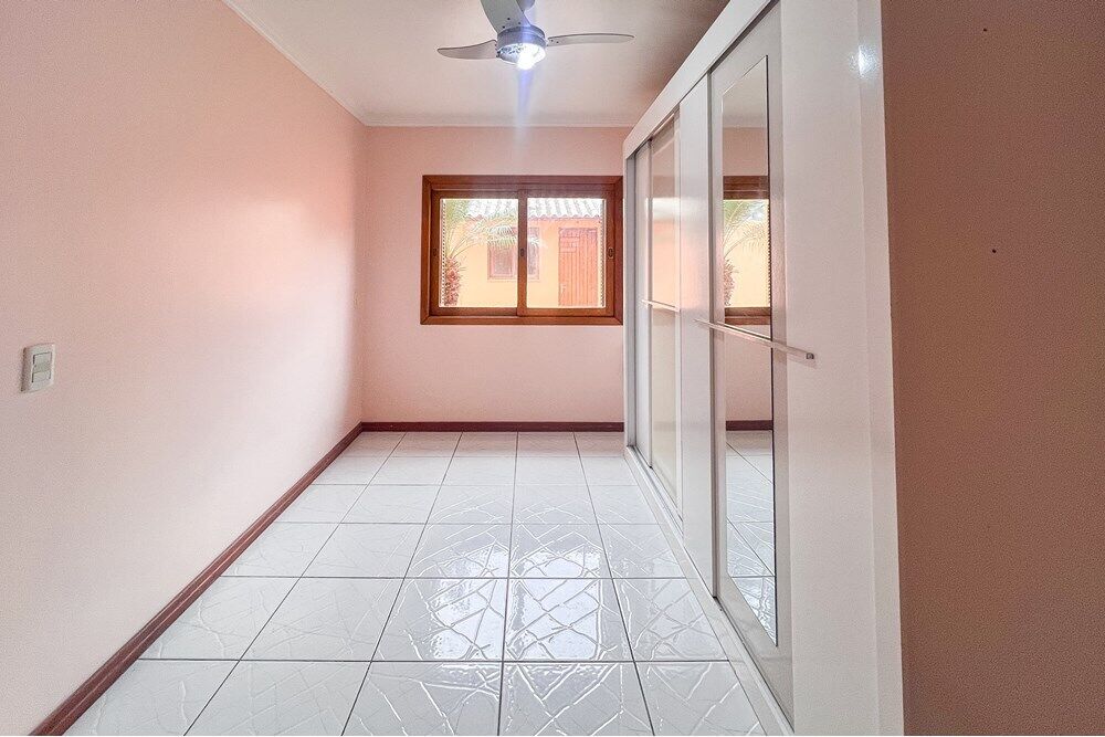 Casa à venda com 2 quartos, 199m² - Foto 1