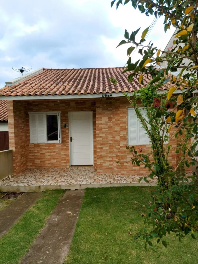 Casa à venda com 2 quartos, 47m² - Foto 1