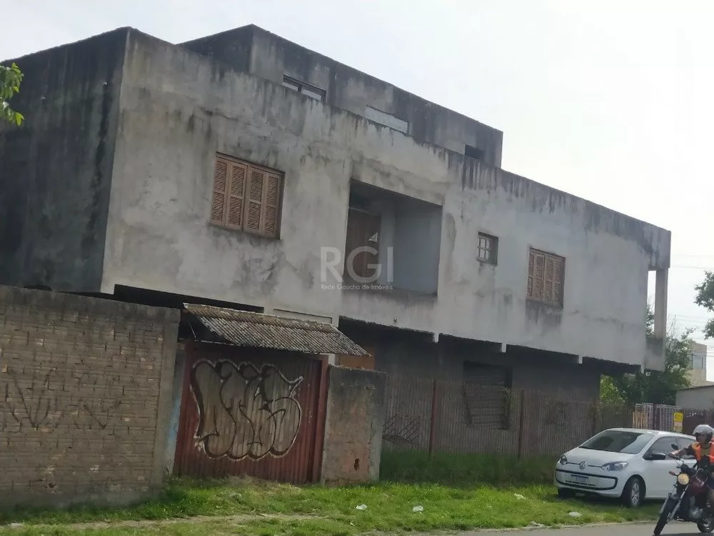 Sobrado à venda com 3 quartos, 319m² - Foto 1