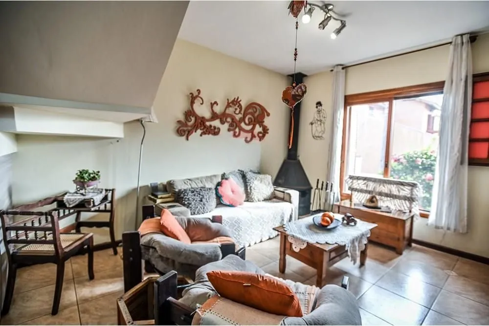 Casa, 4 quartos, 249 m² - Foto 1