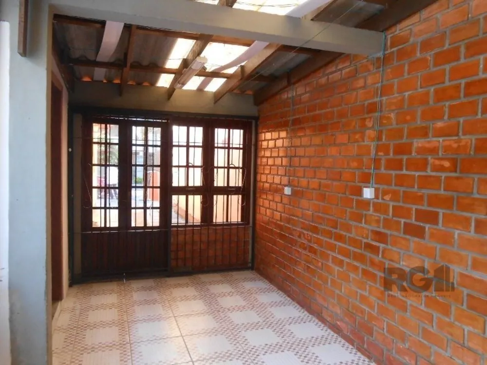 Casa à venda com 3 quartos, 182m² - Foto 2