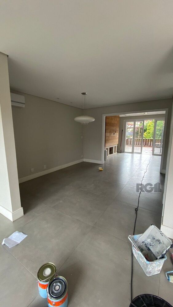 Casa à venda com 3 quartos, 173m² - Foto 1