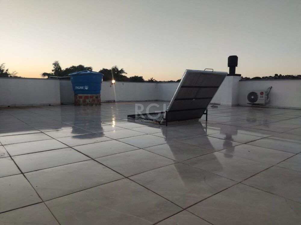 Sobrado à venda com 3 quartos, 232m² - Foto 2