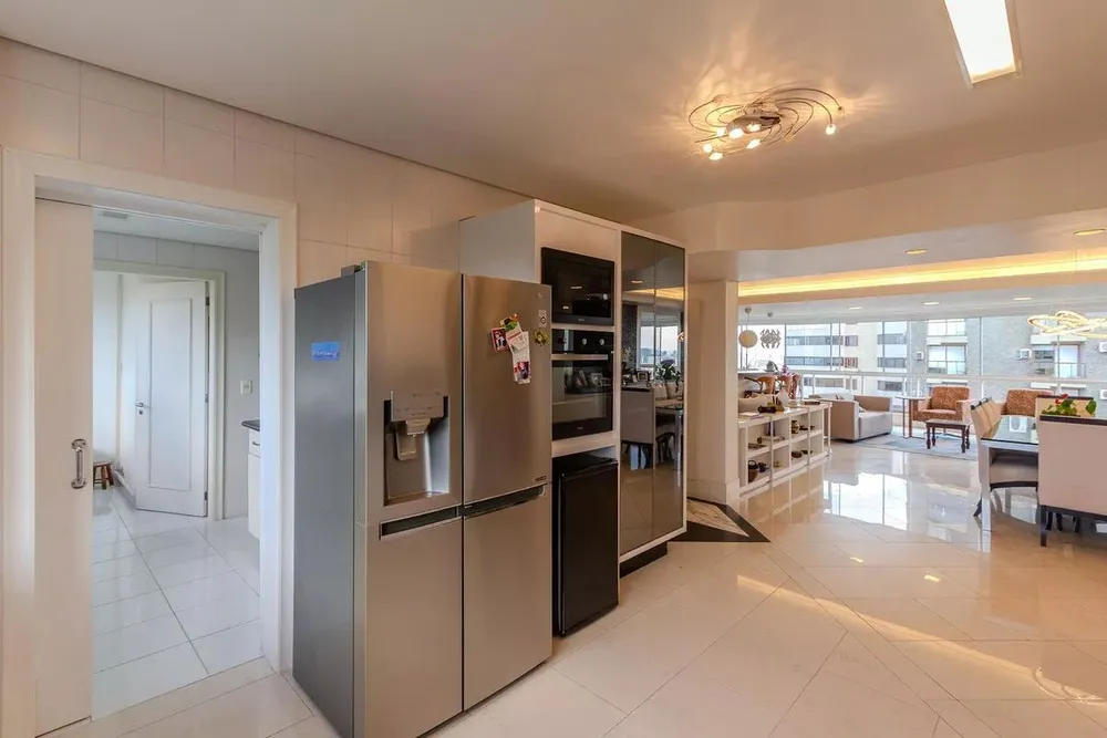 Casa, 7 quartos, 599 m² - Foto 1