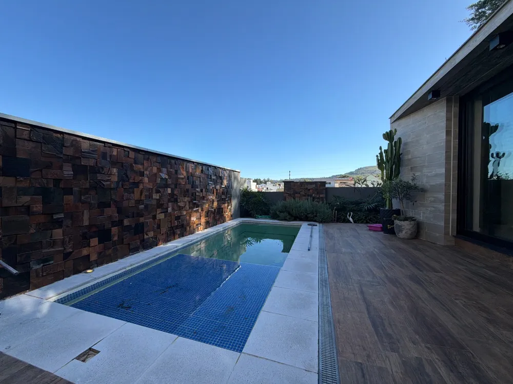 Casa, 3 quartos, 199 m² - Foto 1