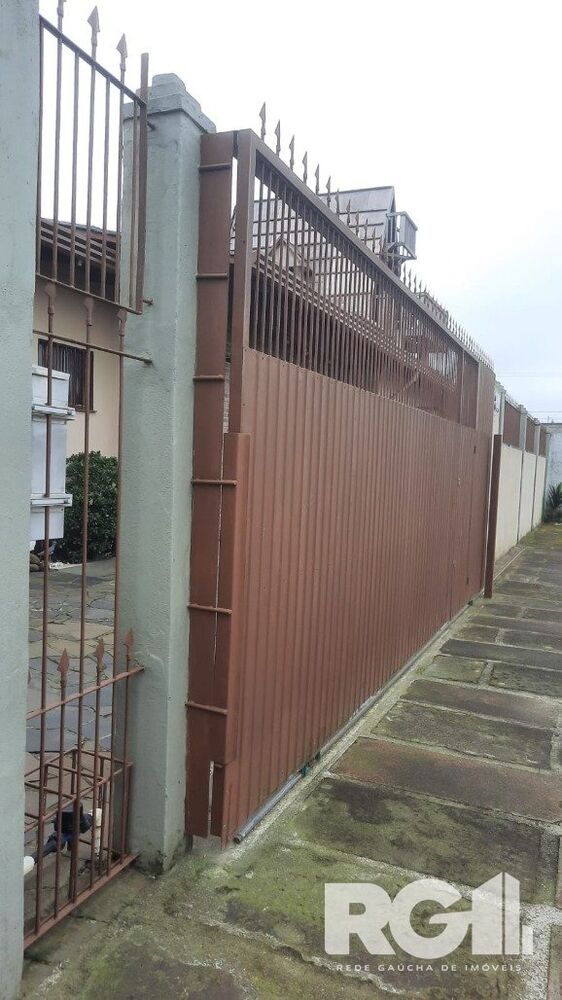 Casa à venda com 3 quartos, 126m² - Foto 1