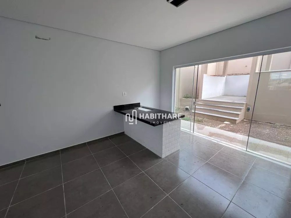 Casa de Condomínio à venda com 3 quartos, 200m² - Foto 4