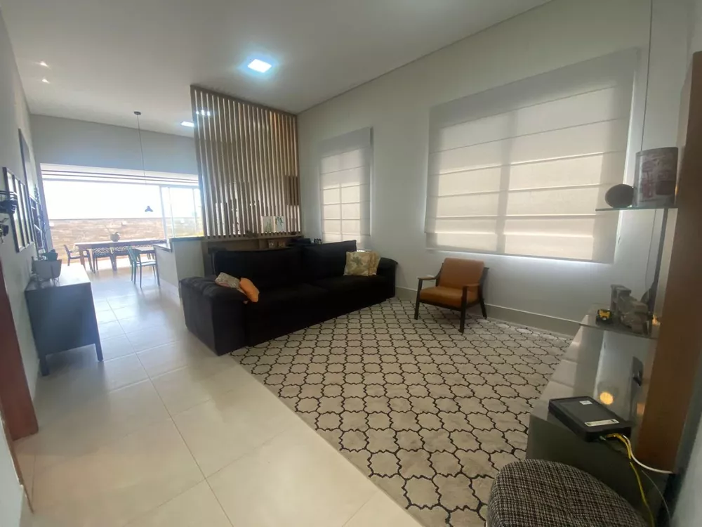 Casa de Condomínio à venda com 3 quartos, 180m² - Foto 1