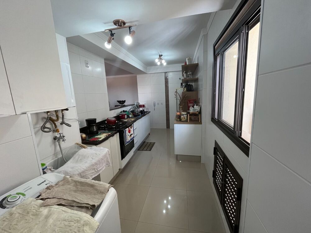 Apartamento à venda com 3 quartos, 98m² - Foto 4