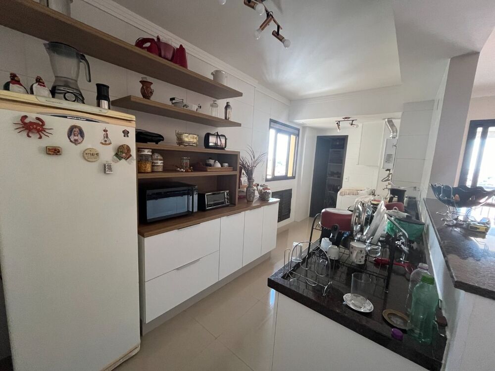 Apartamento à venda com 3 quartos, 98m² - Foto 3