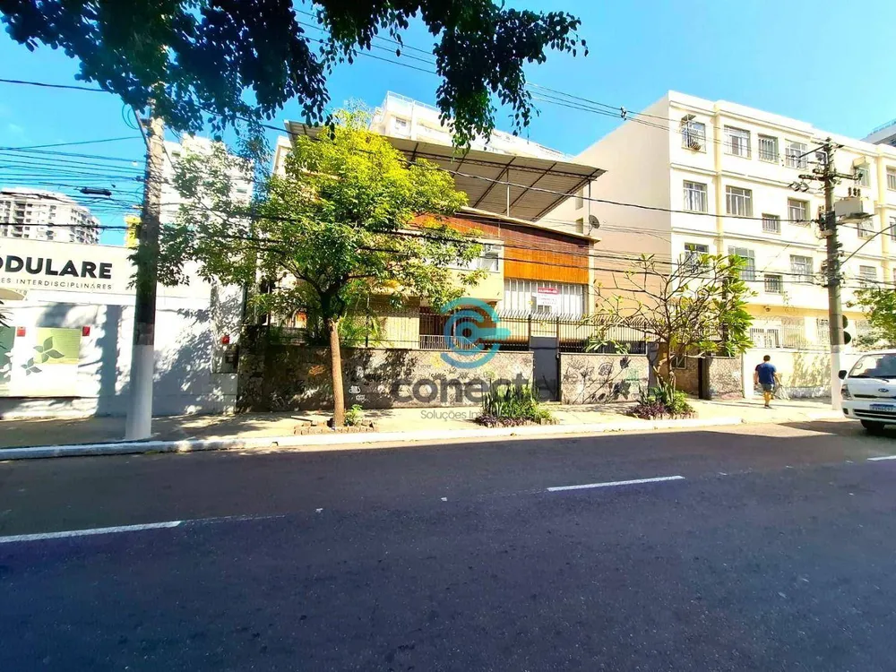 Casa, 4 quartos, 240 m² - Foto 1