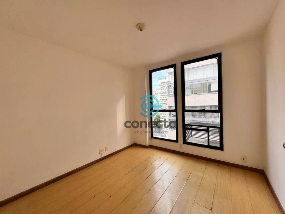 Cobertura, 3 quartos, 215 m² - Foto 2