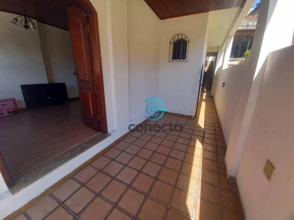 Casa, 4 quartos, 240 m² - Foto 4