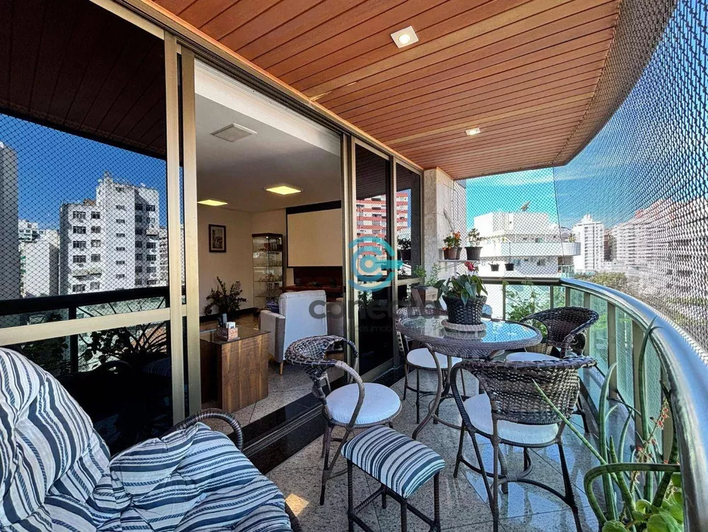 Apartamento, 3 quartos, 220 m² - Foto 1