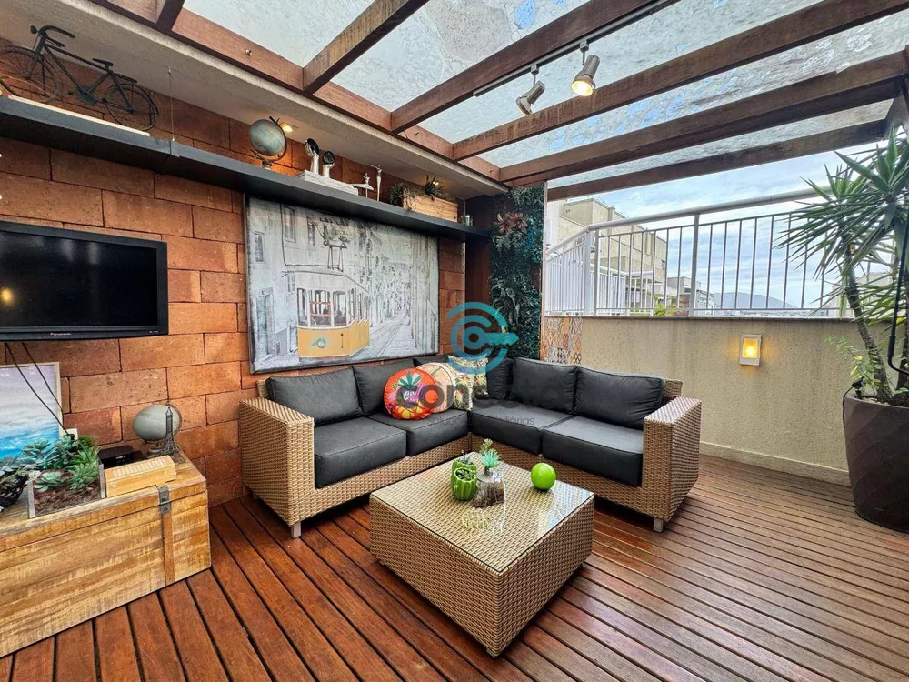 Cobertura, 3 quartos, 210 m² - Foto 1