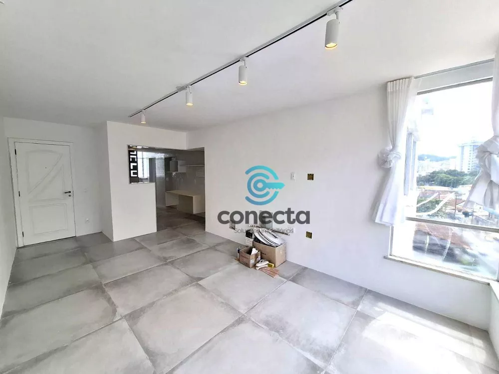 Apartamento para alugar com 3 quartos, 200m² - Foto 2