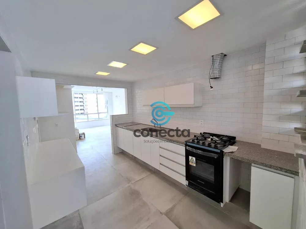 Apartamento para alugar com 3 quartos, 200m² - Foto 7